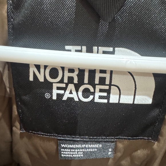 The North Face Women's Puffer Jacket - Picture 4 of 4